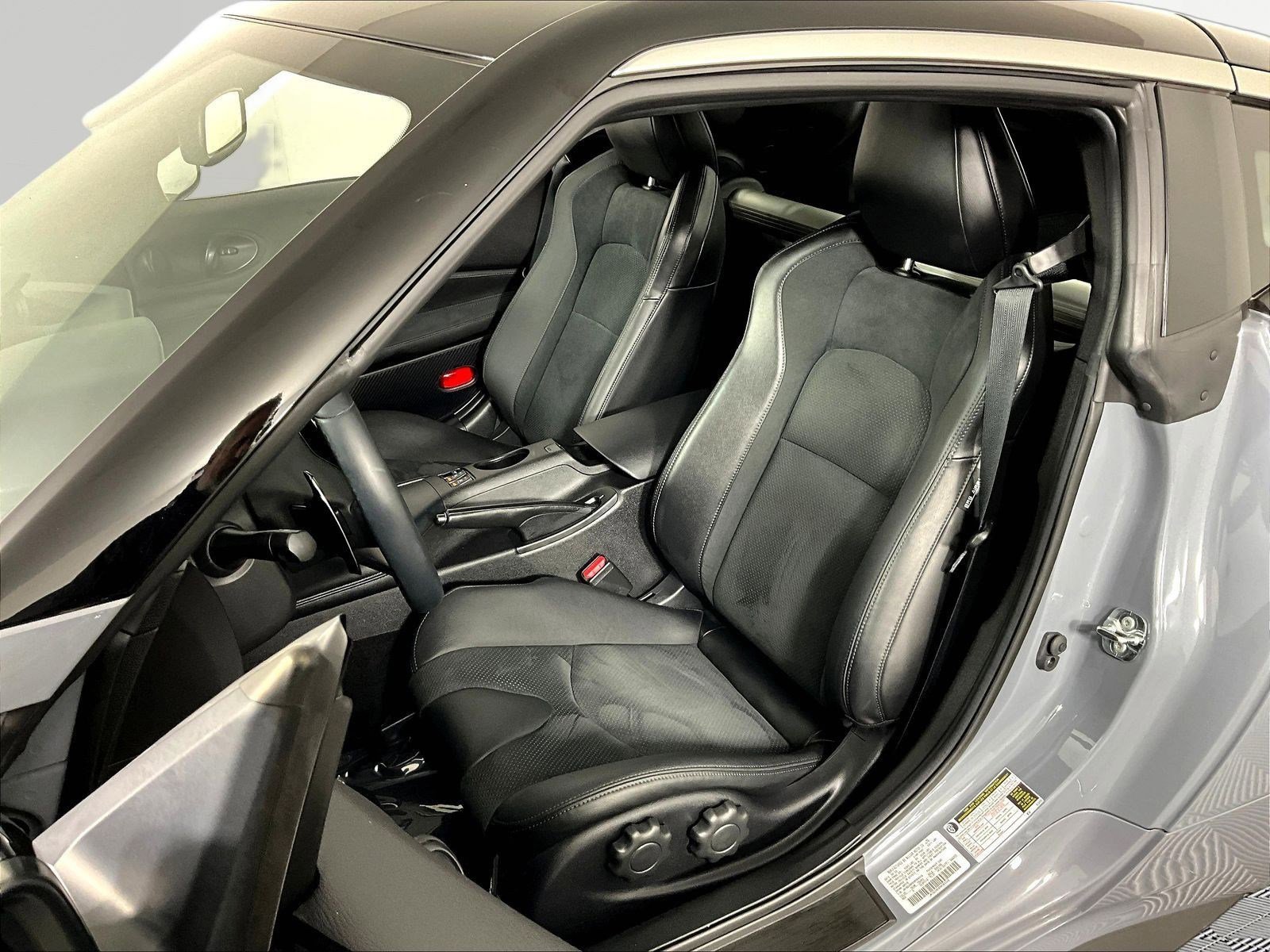 Certified 2024 Nissan Z Performance w/ Floor Mat Package RWD image 20