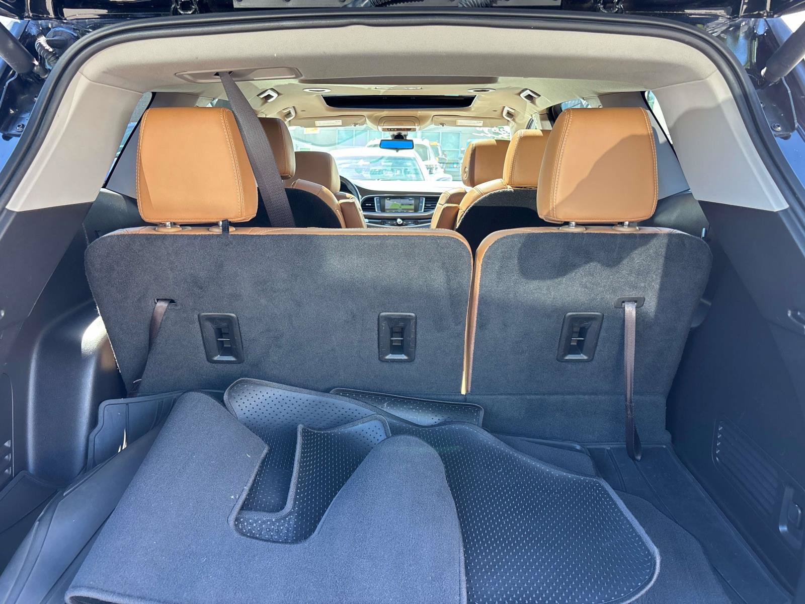 Used 2019 Buick Enclave Essence AWD/4WD image 12
