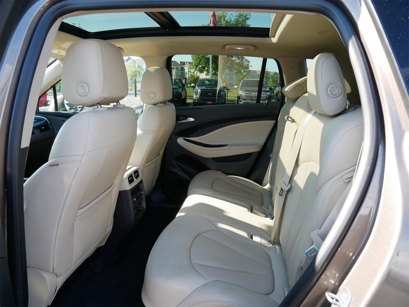 Used 2017 Buick Envision Essence image 9