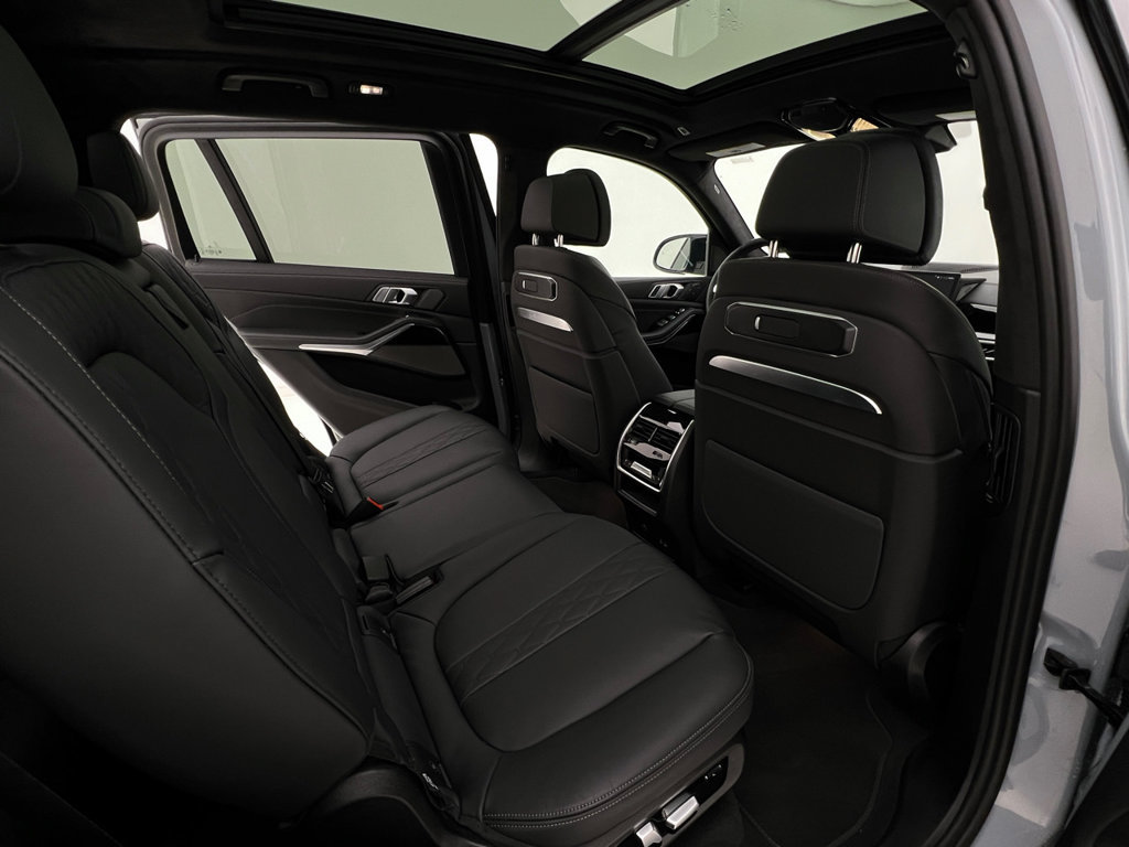 Certified 2025 BMW X7 M60i w/ Climate Comfort Package AWD/4WD image 14