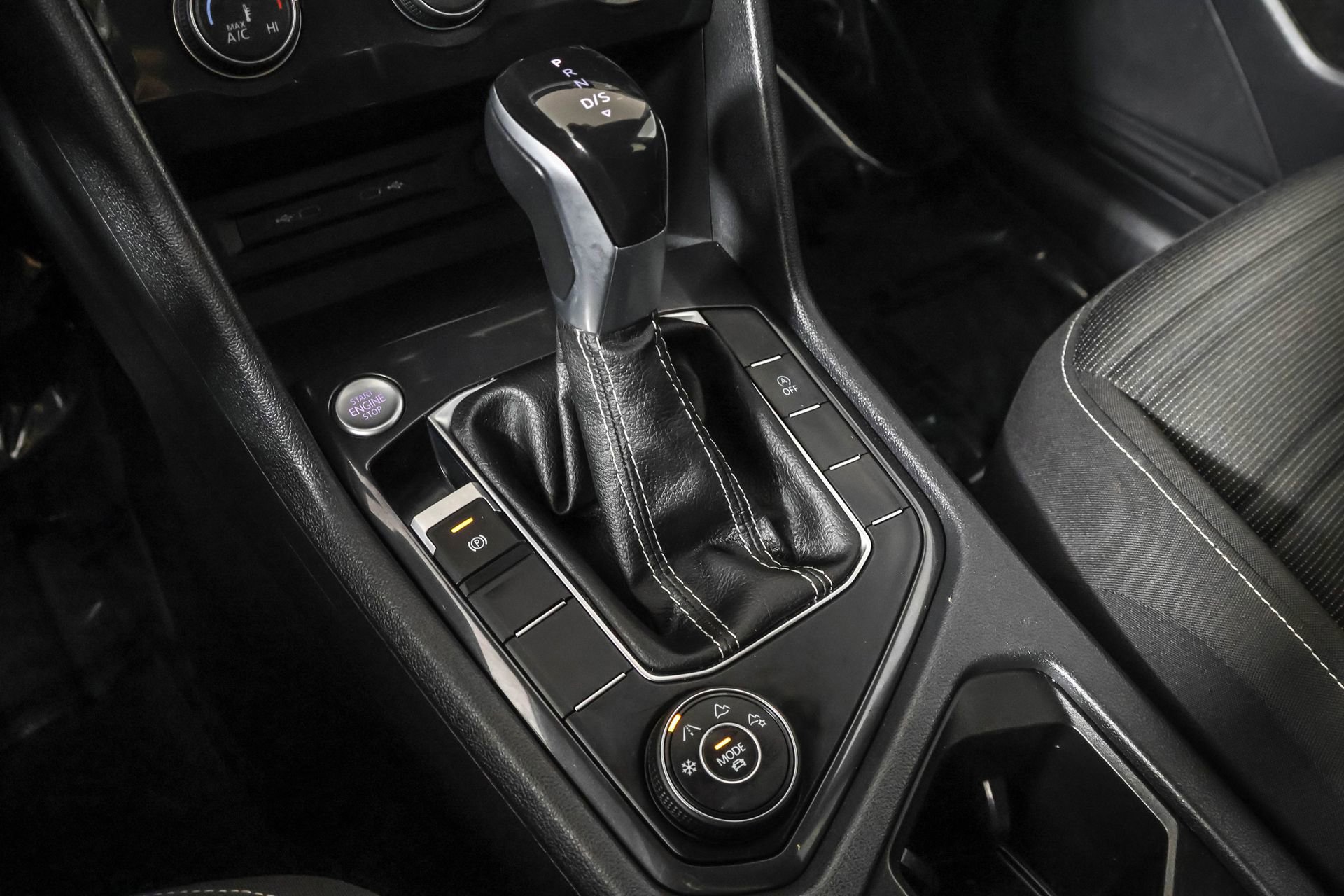 Used 2024 Volkswagen Tiguan S image 31