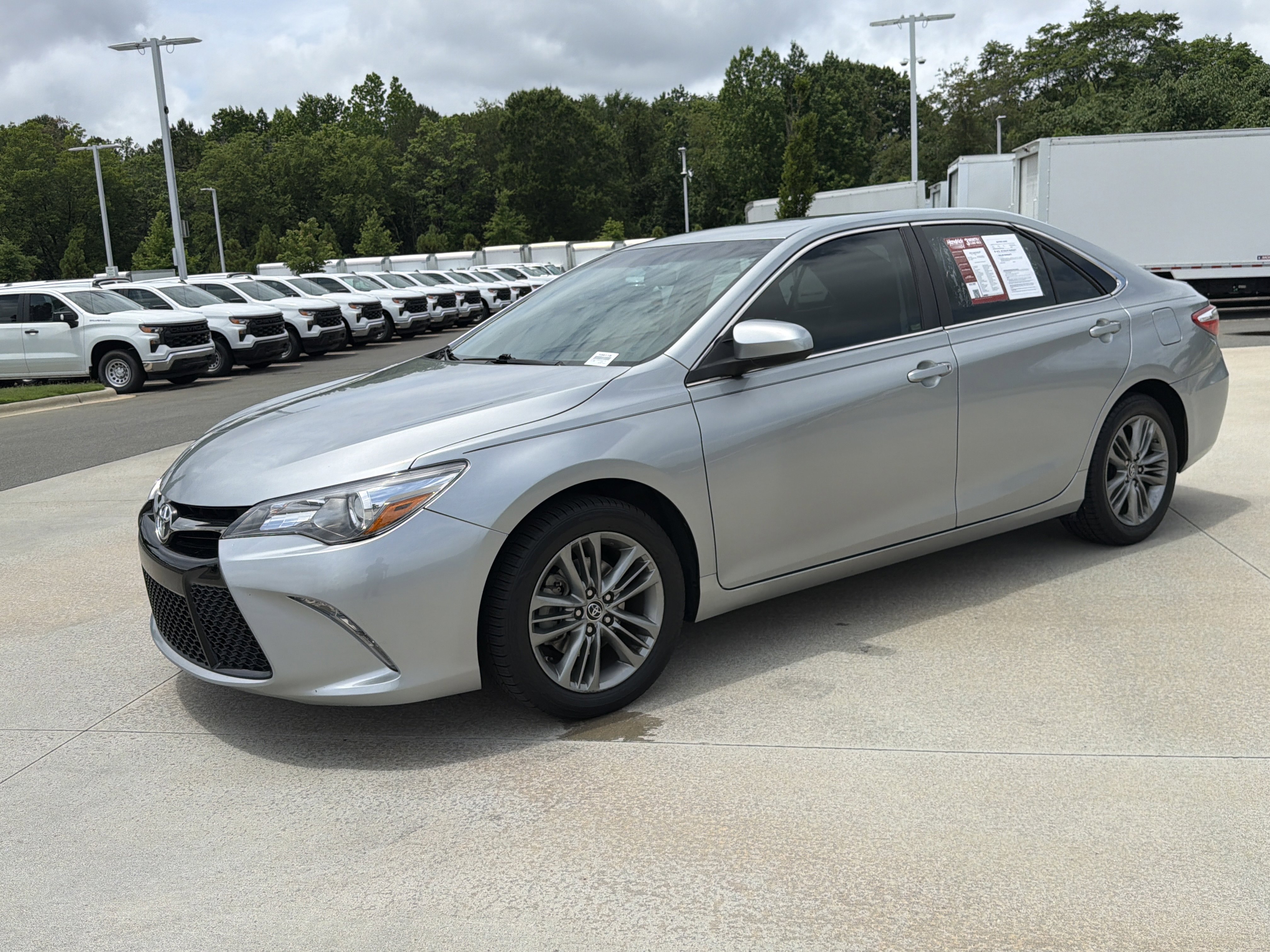 Used 2015 Toyota Camry SE FWD image 14