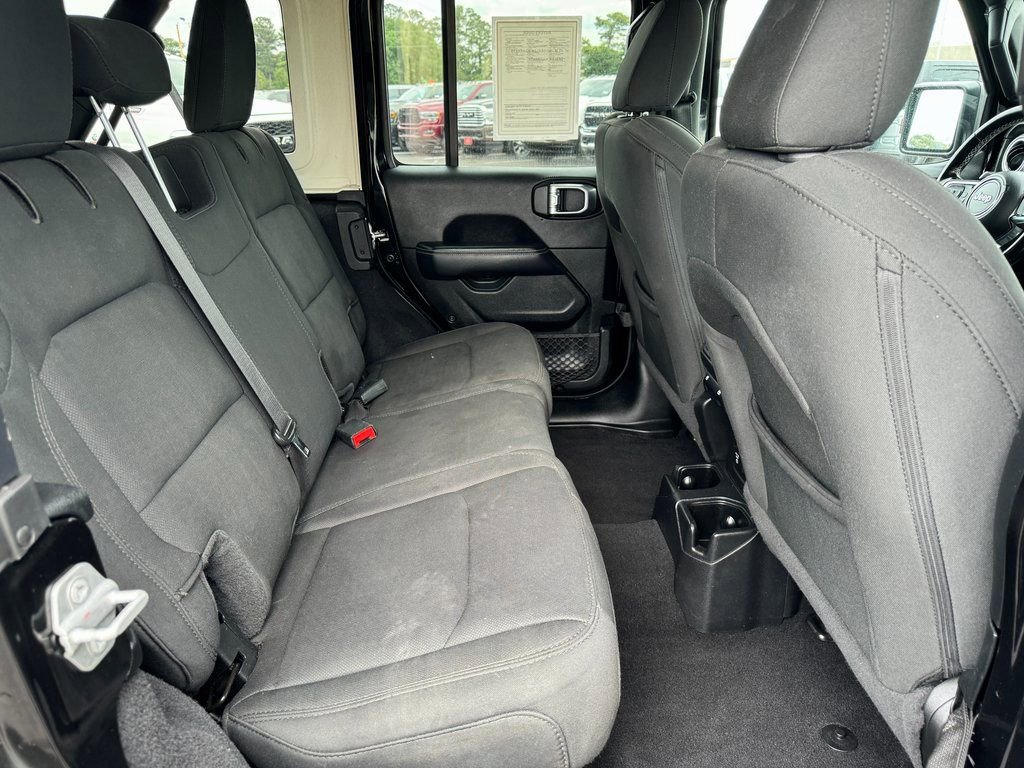Used 2020 Jeep Wrangler Unlimited Sahara image 20