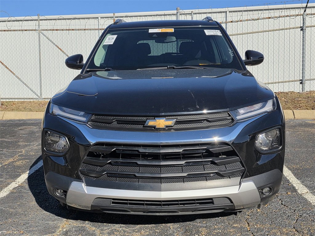 Used 2023 Chevrolet TrailBlazer LT image 2
