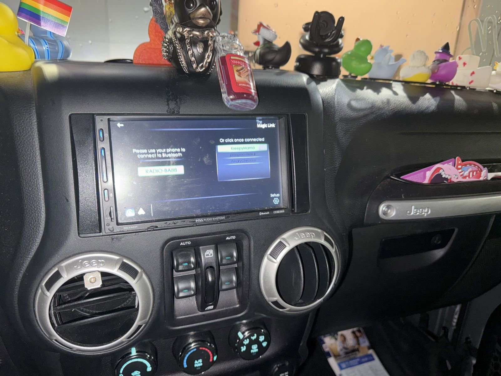 Used 2018 Jeep Wrangler Unlimited Sahara image 12