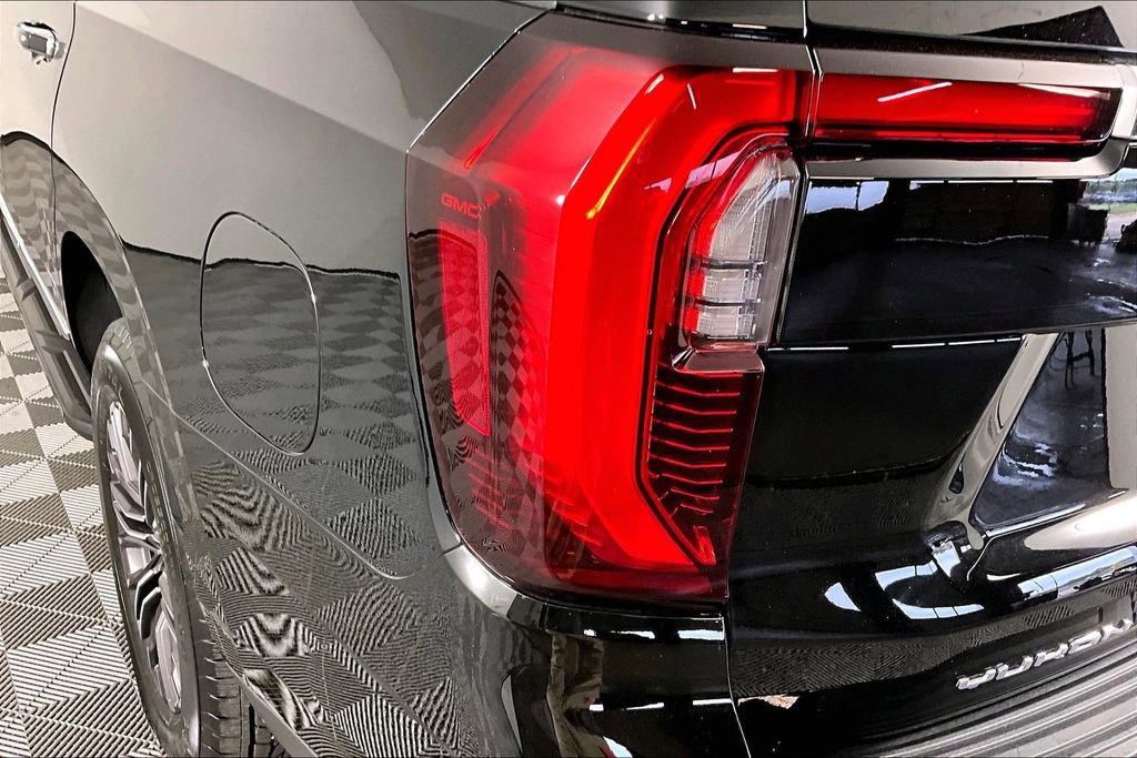 Used 2025 GMC Yukon Elevation RWD image 22
