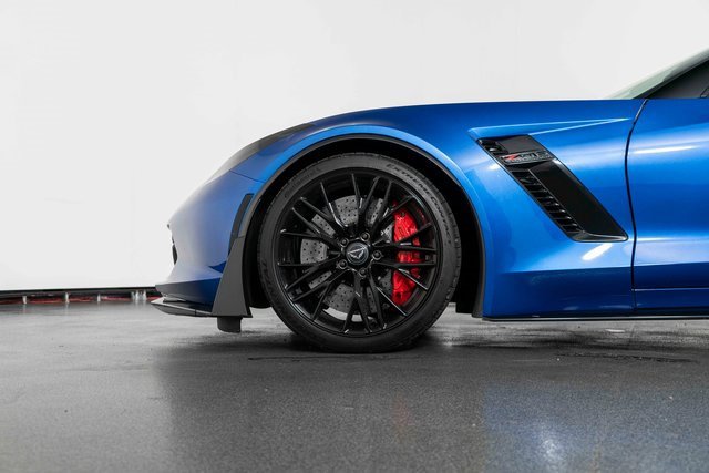 Used 2015 Chevrolet Corvette Z06 w/ 3LZ Preferred Equipment Group image 12