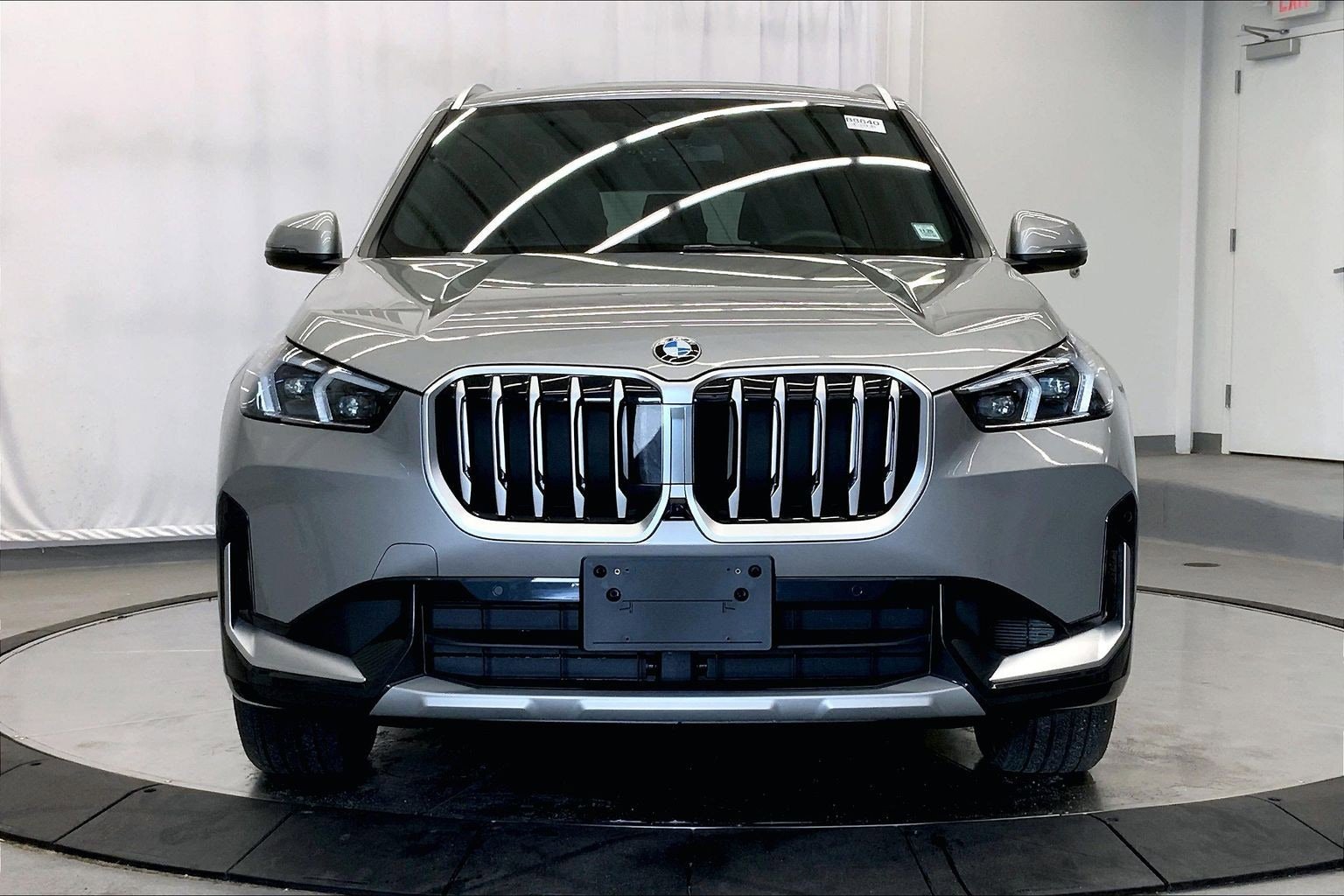 Used 2025 BMW X1 xDrive28i AWD/4WD image 8