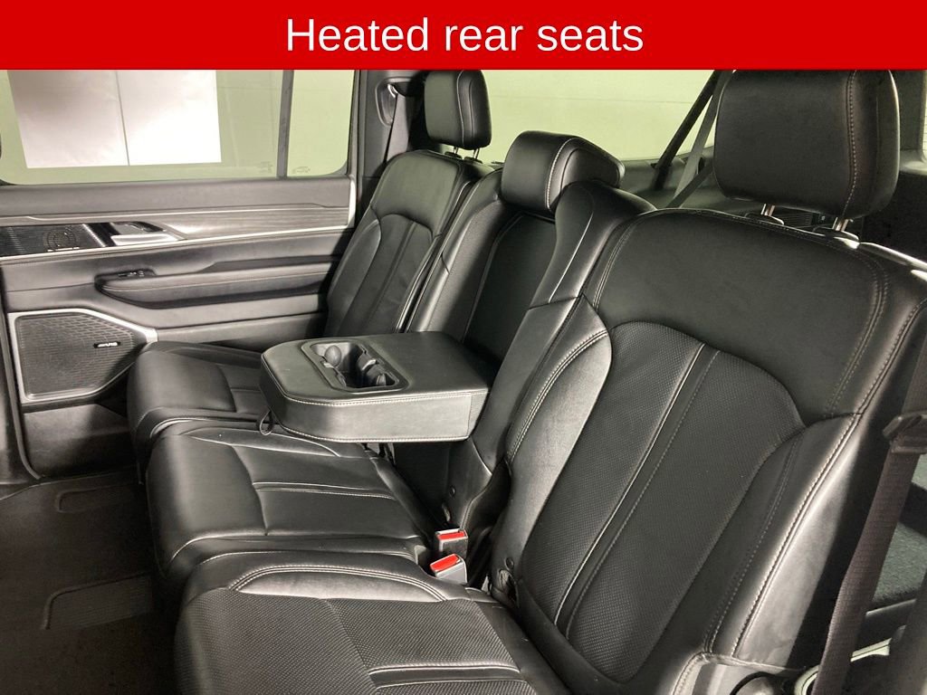 Used 2023 Jeep Wagoneer L Series III w/ Preferred Equipment Group image 17