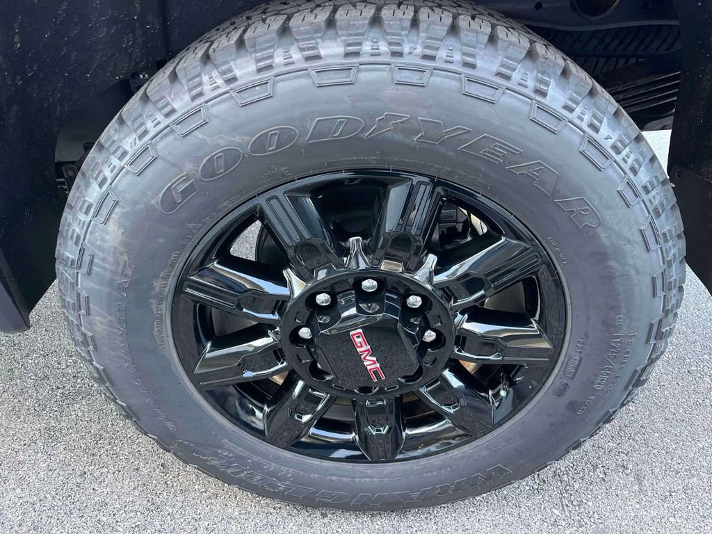 New 2026 GMC Sierra 2500 AT4 w/ AT4 Premium Plus Package image 12