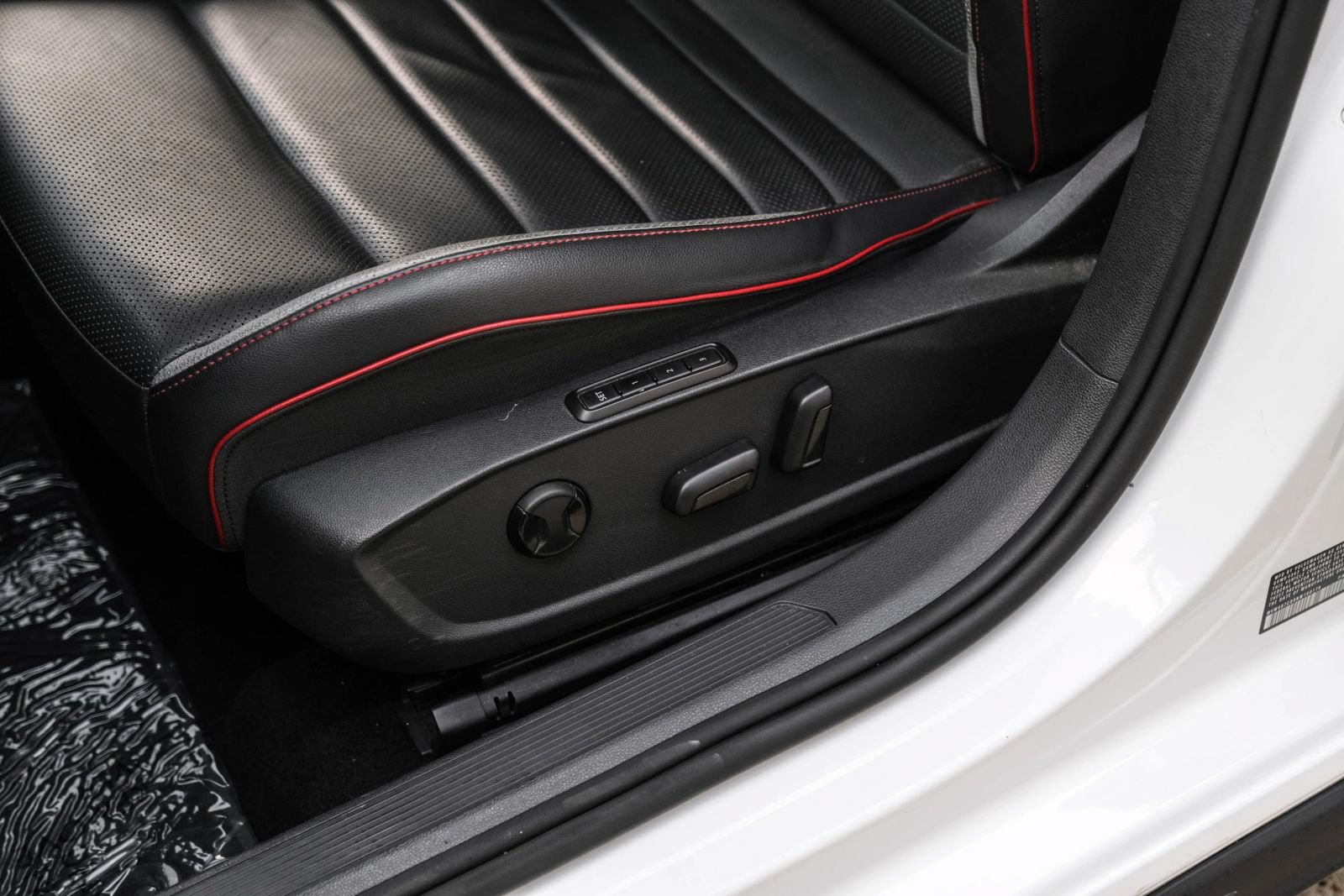 Used 2022 Volkswagen GTI Autobahn FWD image 32