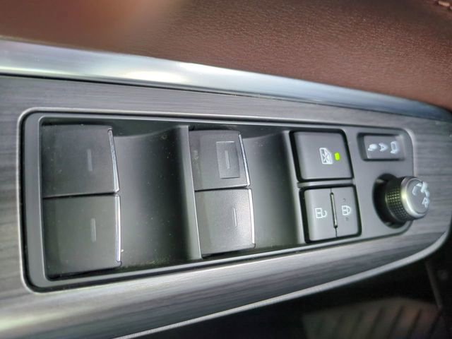 Used 2021 Toyota Venza XLE w/ Softex Package image 24