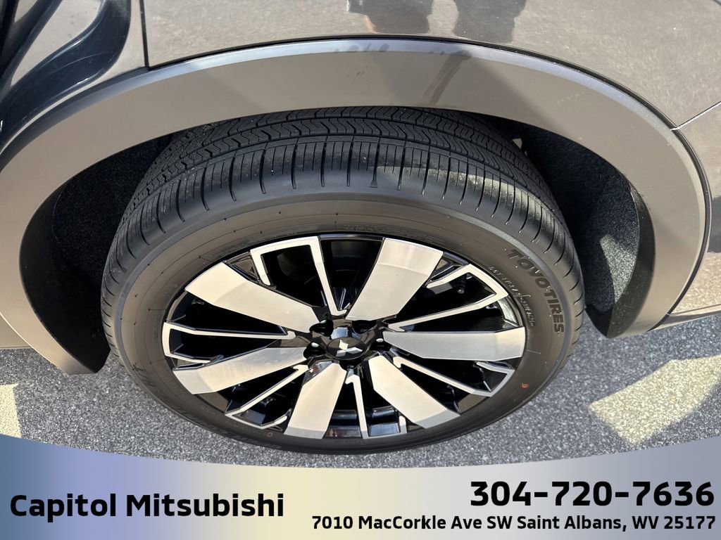 New 2025 Mitsubishi Outlander SEL image 13