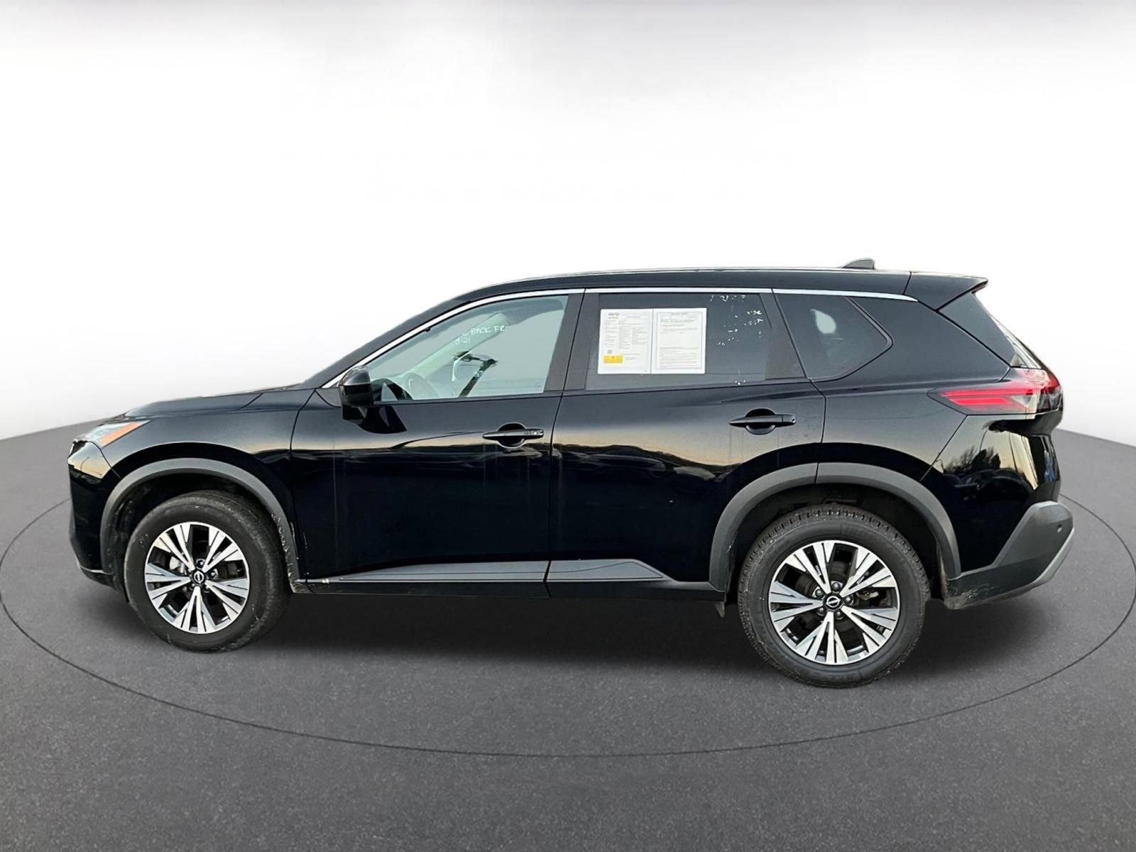 Used 2023 Nissan Rogue SV image 8