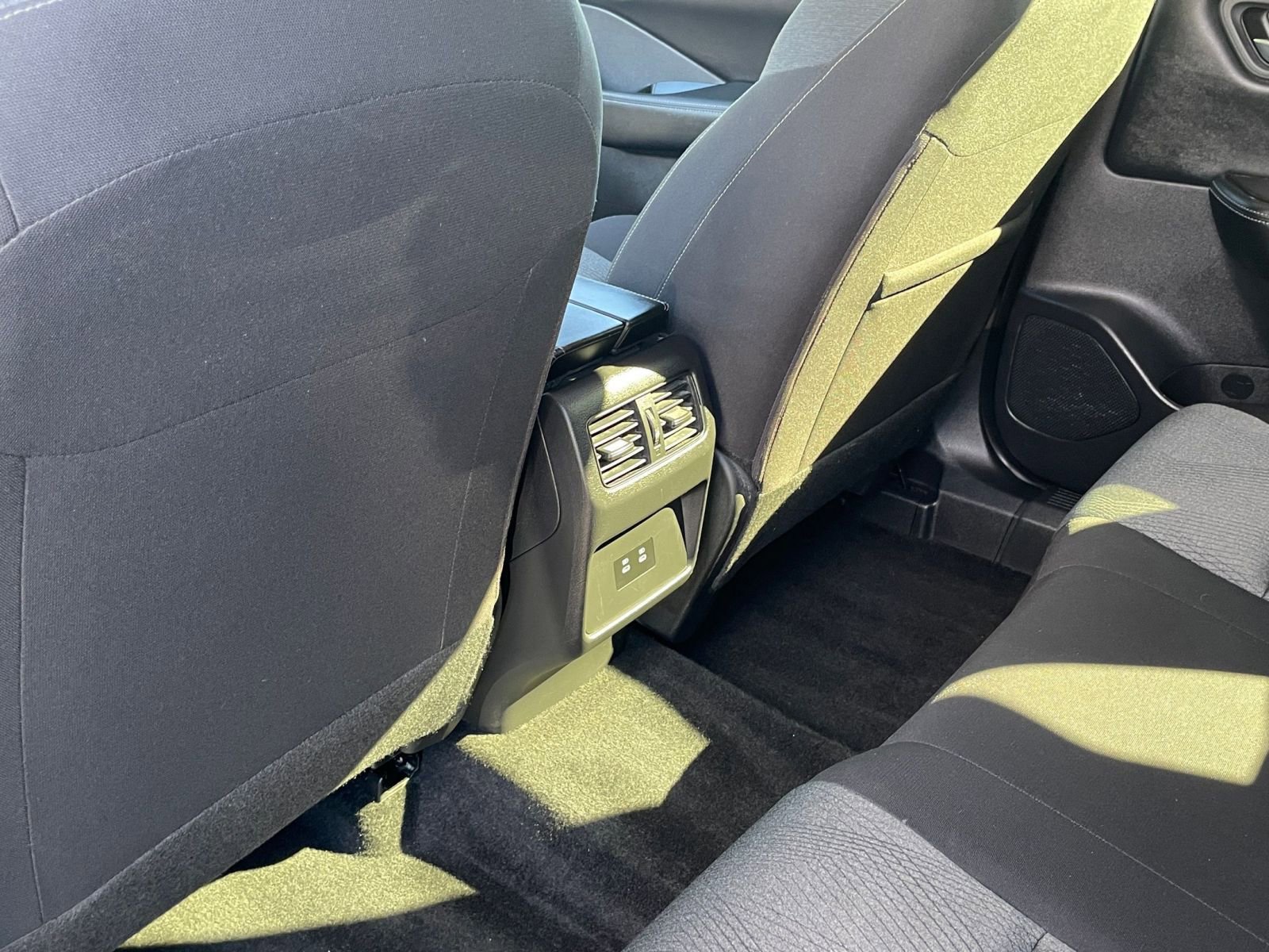 Used 2025 Nissan Rogue SV image 24