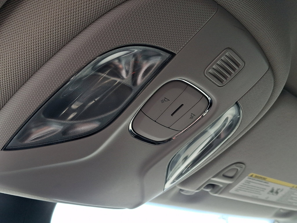 Used 2020 Jeep Compass Latitude w/ Cold Weather Group AWD/4WD image 32