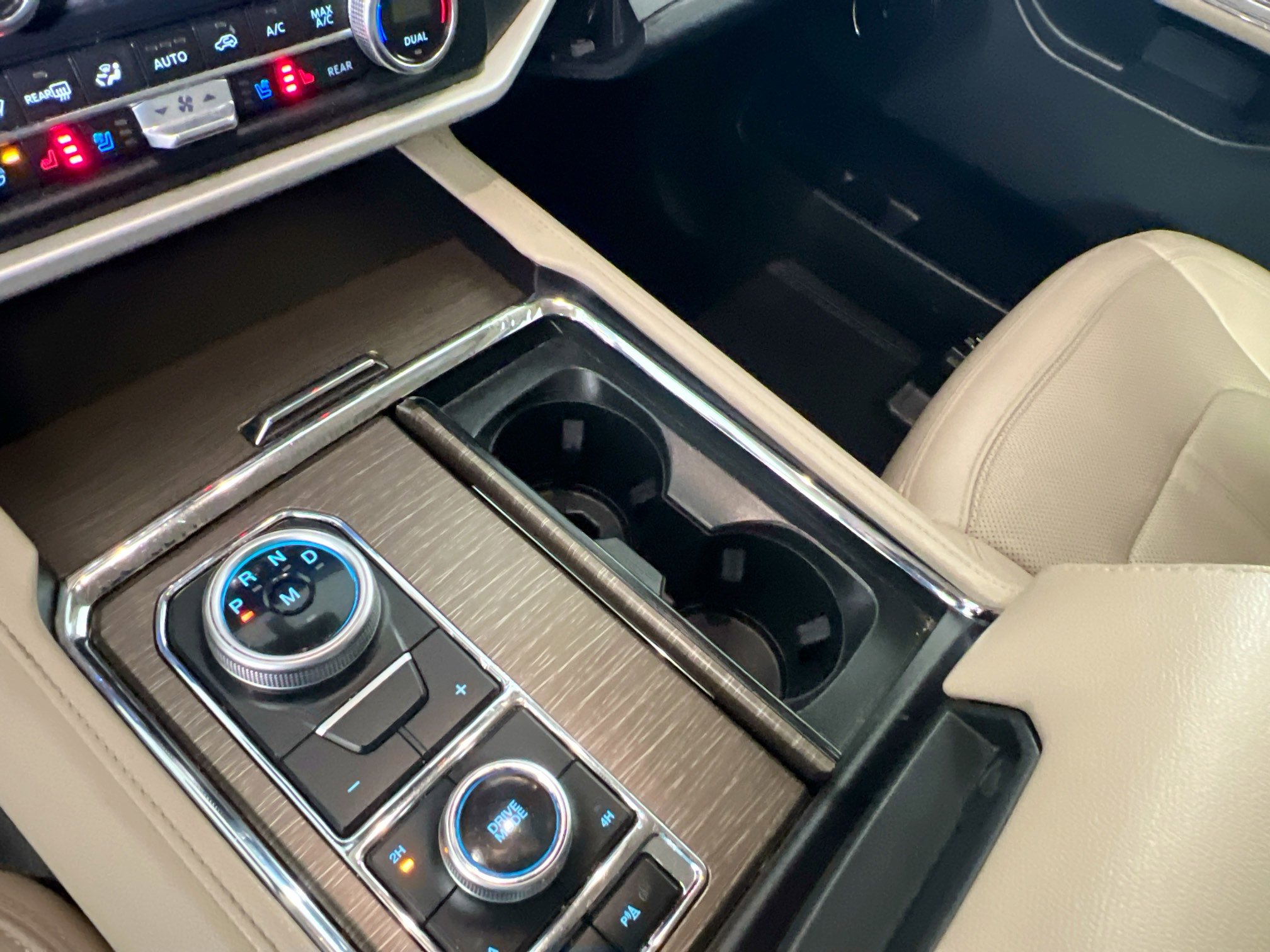 Used 2023 Ford Expedition Max Limited image 26