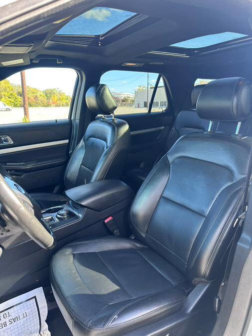 Used 2016 Ford Explorer XLT w/ Equipment Group 202A image 37