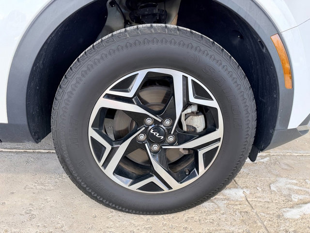 Used 2023 Kia Sportage LX image 13