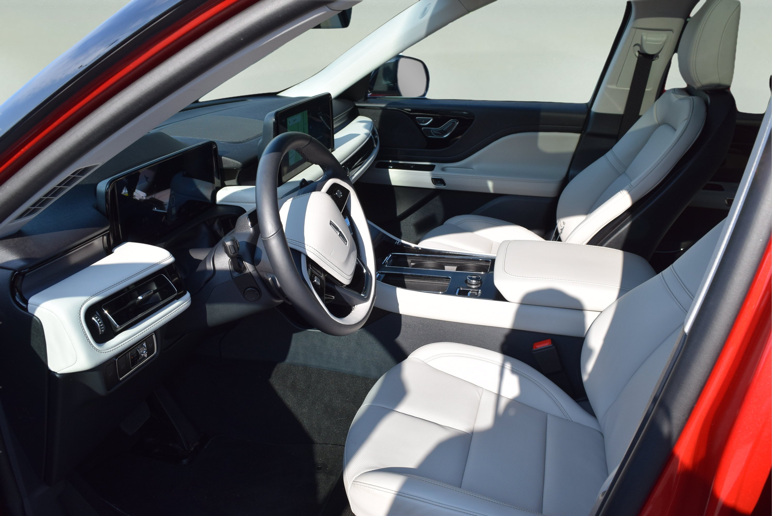 Used 2025 Lincoln Aviator AWD image 10