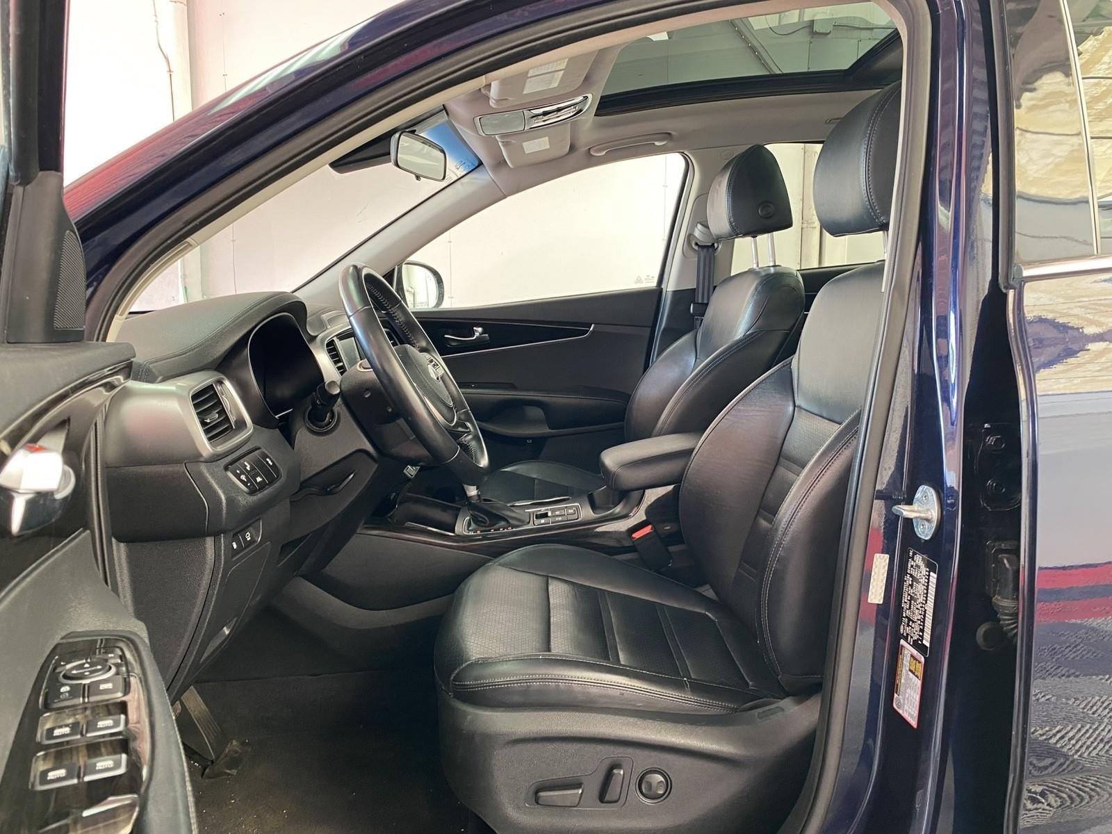 Used 2020 Kia Sorento EX image 25