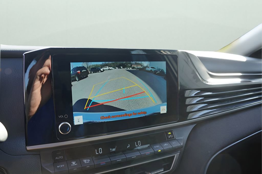 Used 2025 Toyota Camry LE image 23