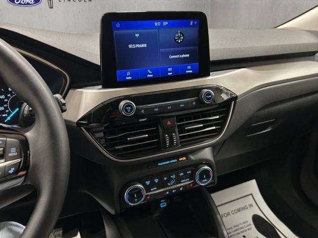 Used 2022 Ford Escape SE w/ SE Sport Appearance Package image 16