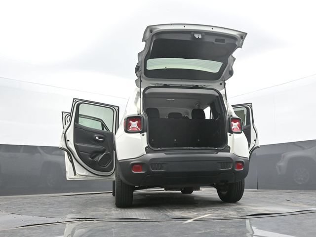 Used 2023 Jeep Renegade Latitude AWD/4WD image 68