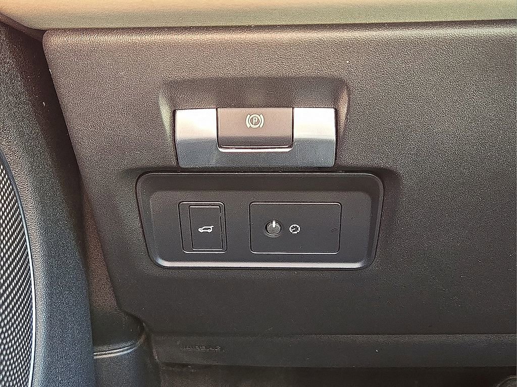 Used 2020 Land Rover Discovery Sport S image 22