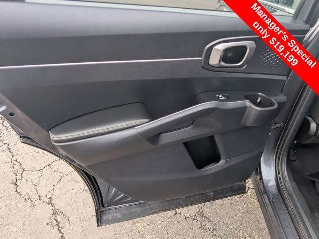 Used 2023 Kia Sorento LX AWD/4WD image 10