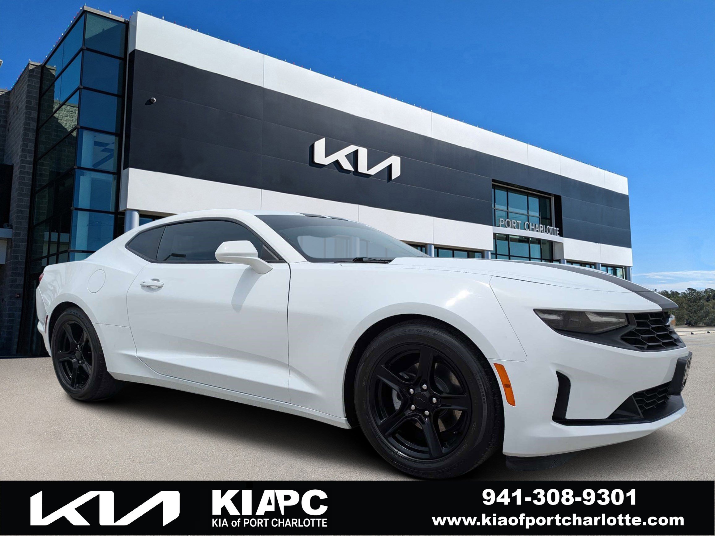 Used 2024 Chevrolet Camaro LT RWD image 1