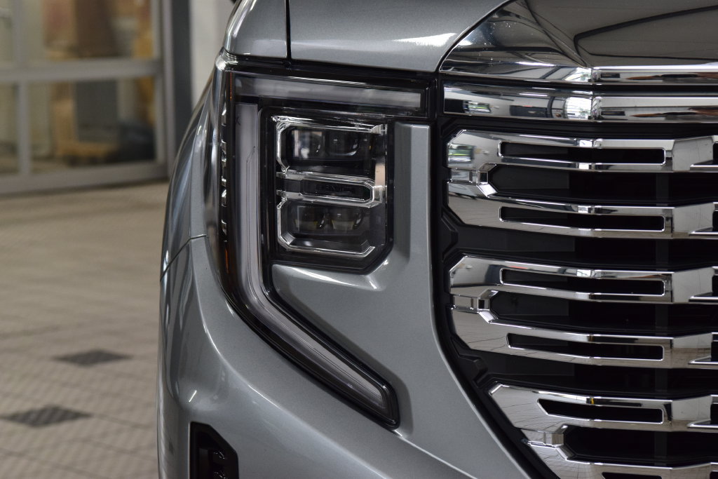 Used 2024 GMC Sierra 1500 Denali AWD/4WD image 12