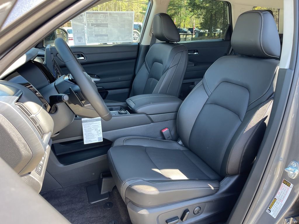 New 2026 Nissan Pathfinder SL w/ Lighting Package AWD/4WD image 17