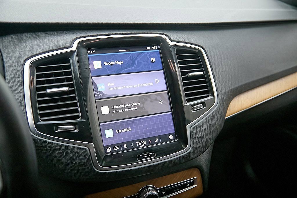 Certified 2024 Volvo XC90 T8 Plus w/ Protection Package Premier image 16