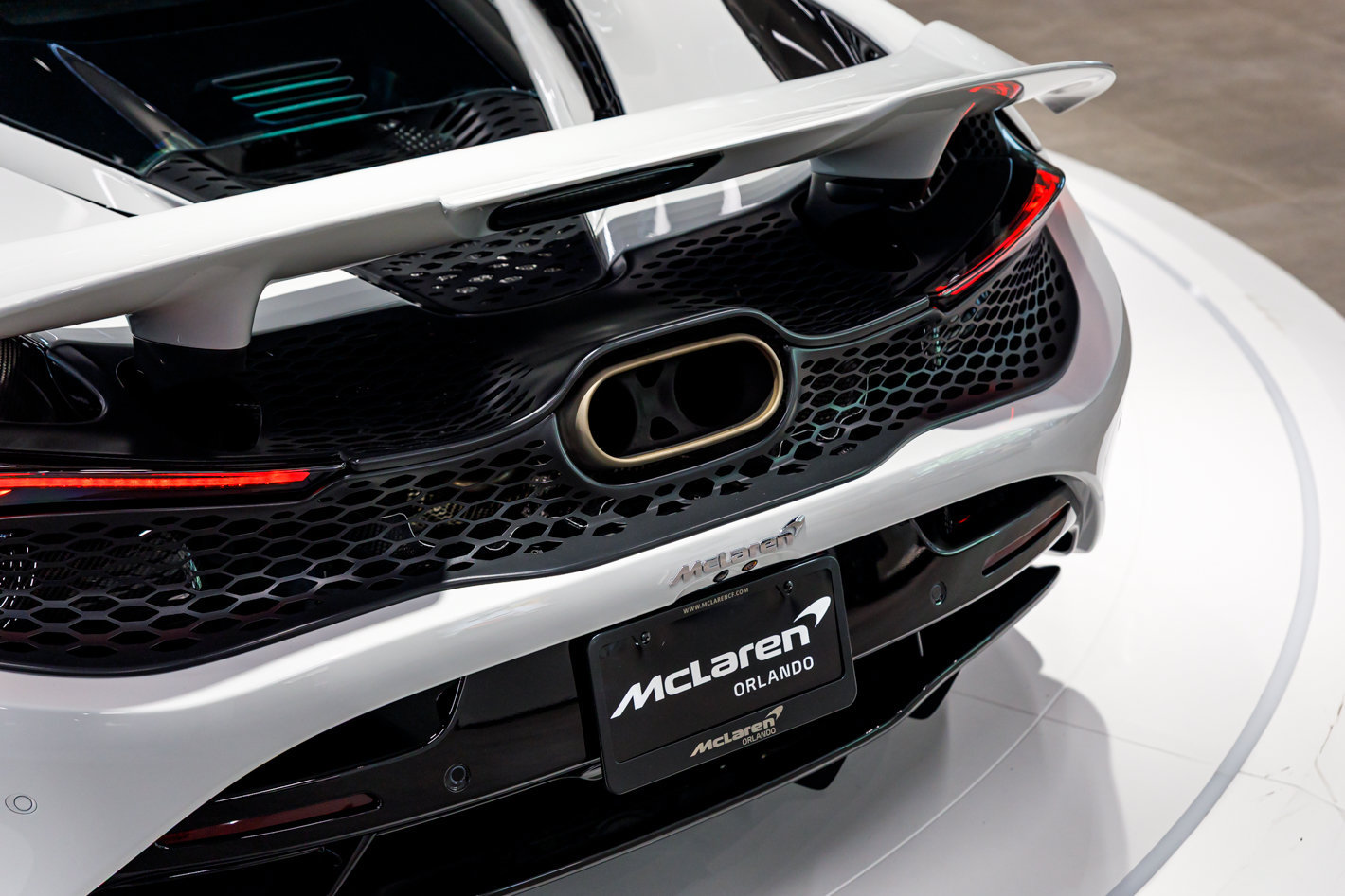 Used 2027 McLaren 750S RWD image 39