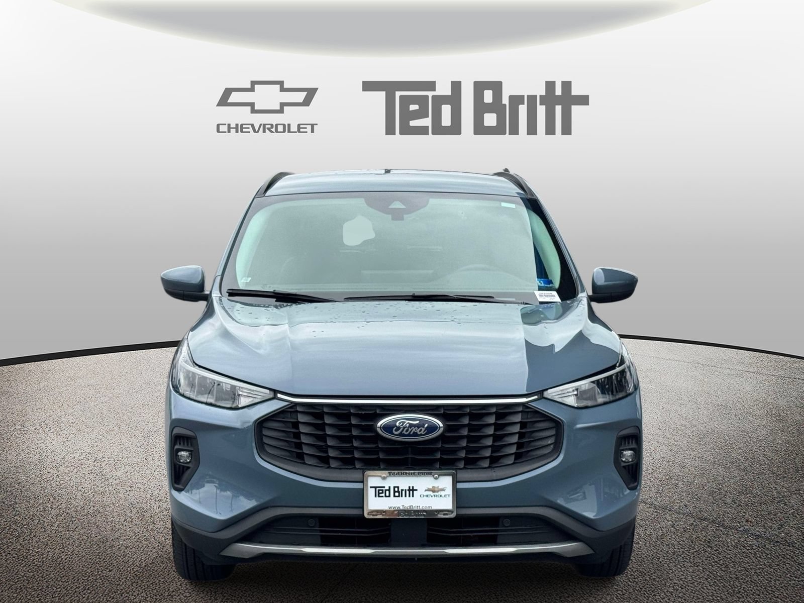 Used 2025 Ford Escape SE w/ Class II Trailer Tow Package FWD image 2