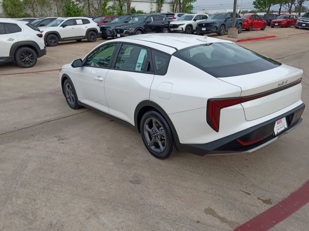 Used 2025 Kia K4 LXS image 11