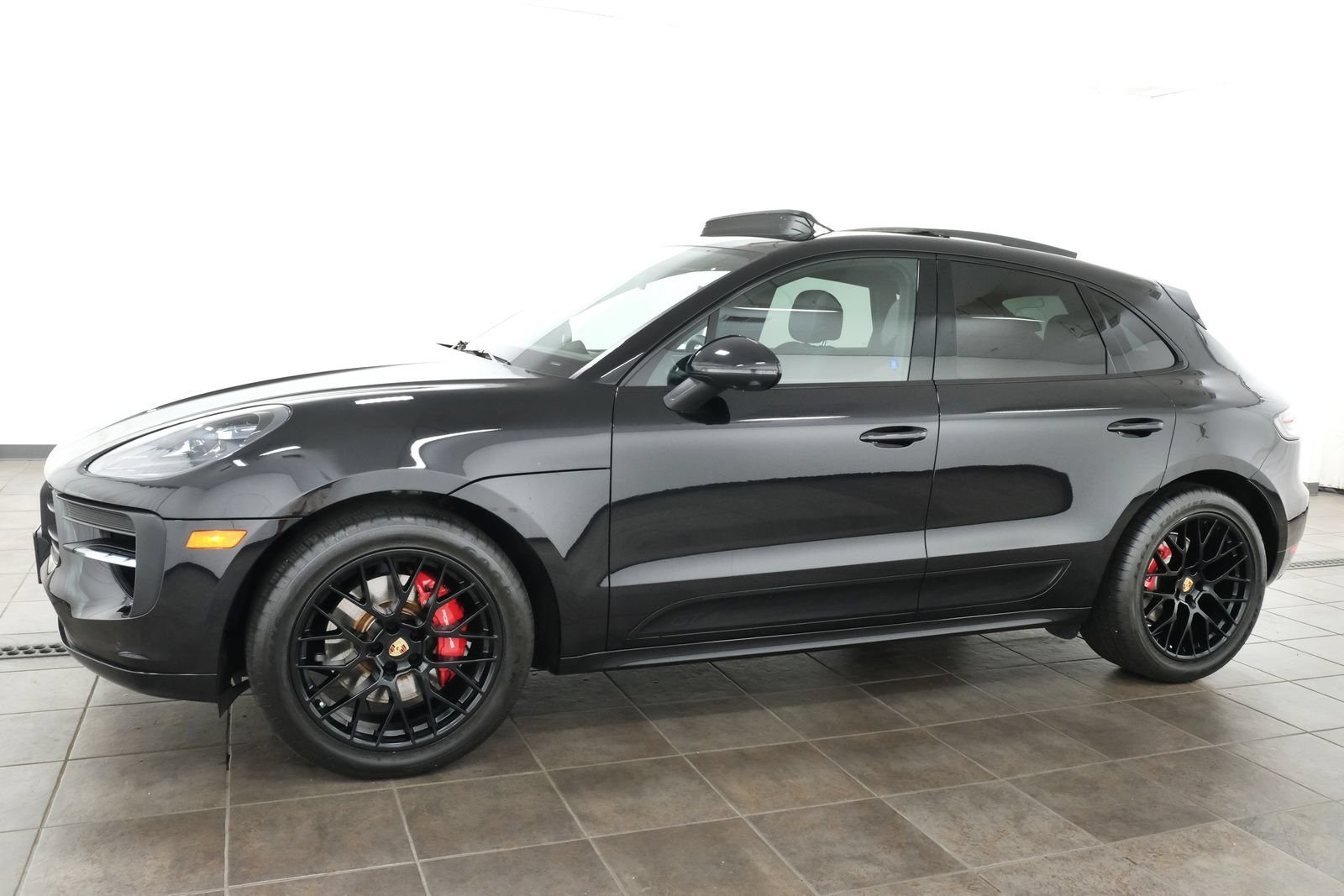 Used 2021 Porsche Macan GTS AWD/4WD image 3