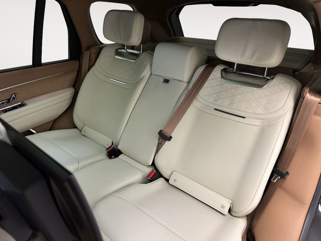 New 2026 Land Rover Range Rover SV image 11