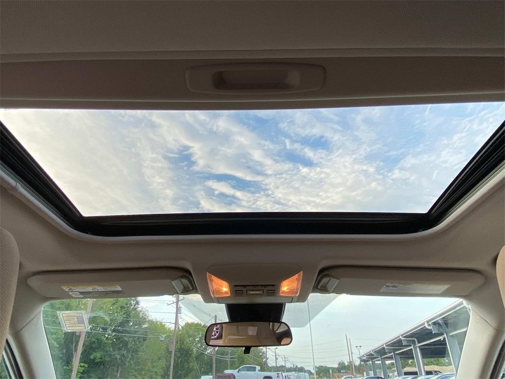 Used 2021 Toyota RAV4 XLE w/ Convenience Package image 19