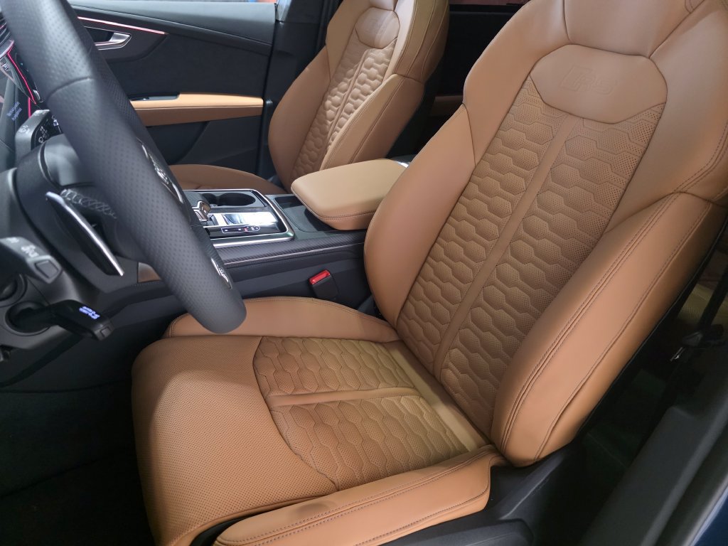 New 2027 Audi RS Q8 performance AWD/4WD image 17