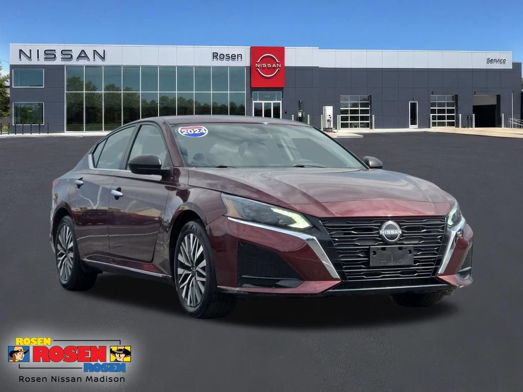 Used 2024 Nissan Altima 2.5 SV FWD image 1