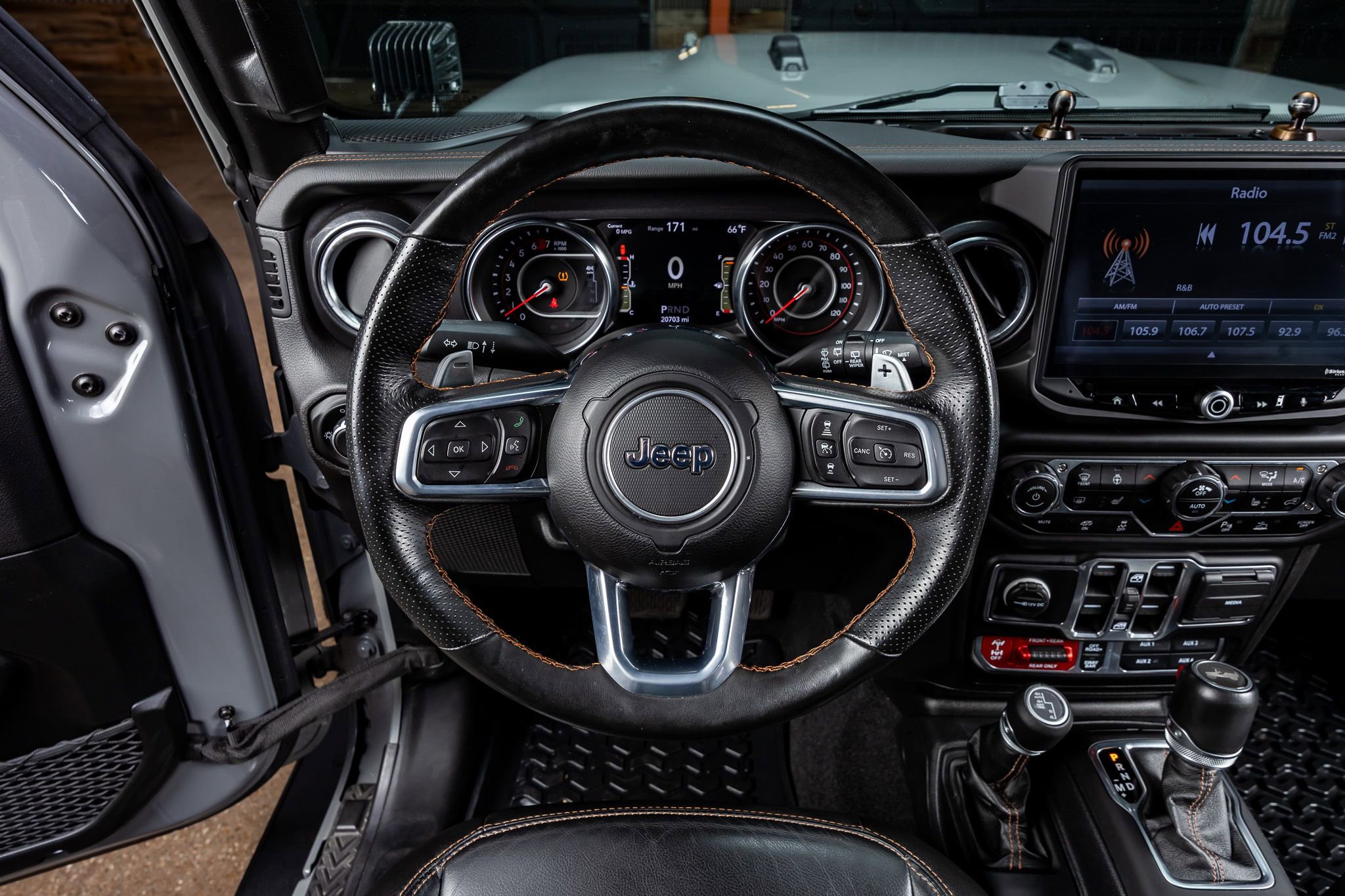 Used 2021 Jeep Wrangler Unlimited Rubicon w/ Trailer Tow Package image 18