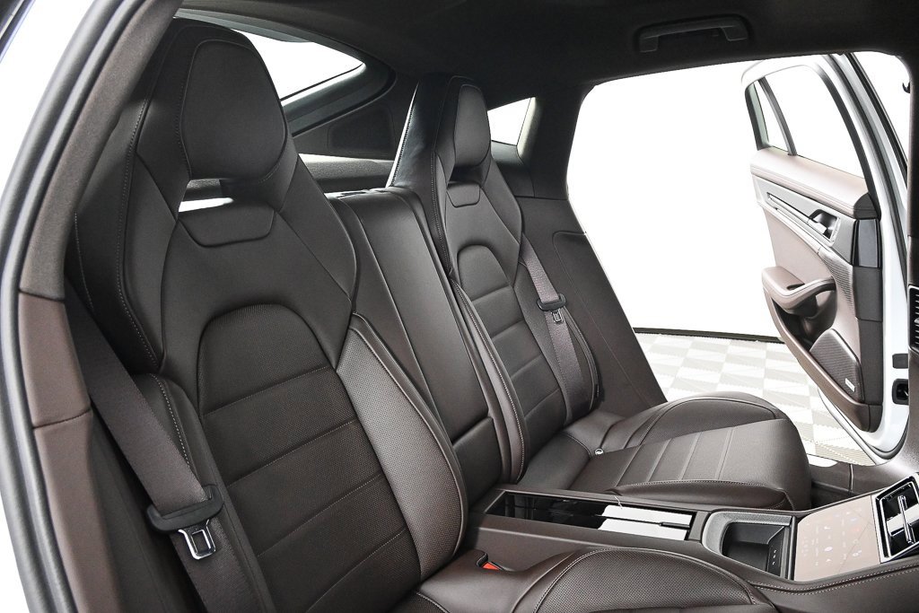 New 2026 Porsche Panamera image 23