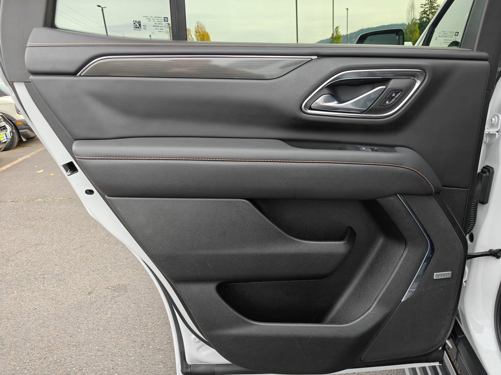 Used 2023 GMC Yukon AT4 w/ AT4 Premium Plus Package image 30