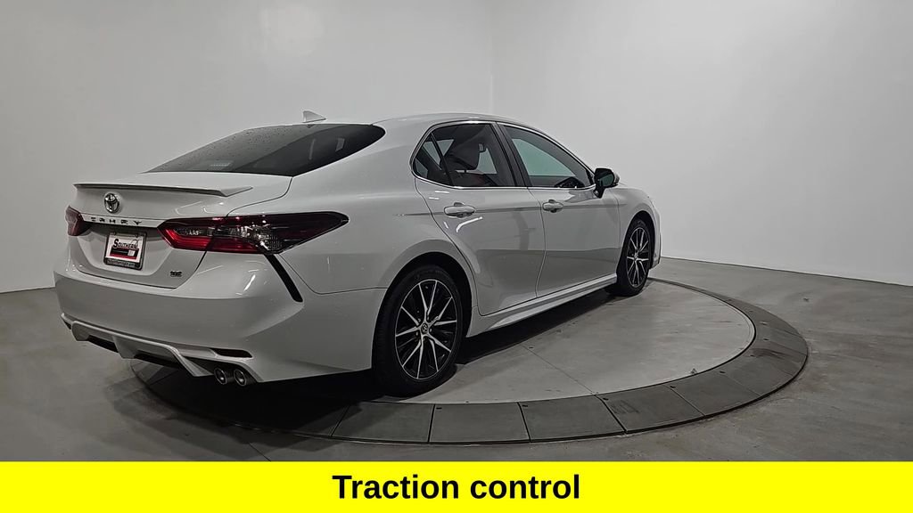 Used 2023 Toyota Camry SE w/ Cold Weather Package image 5
