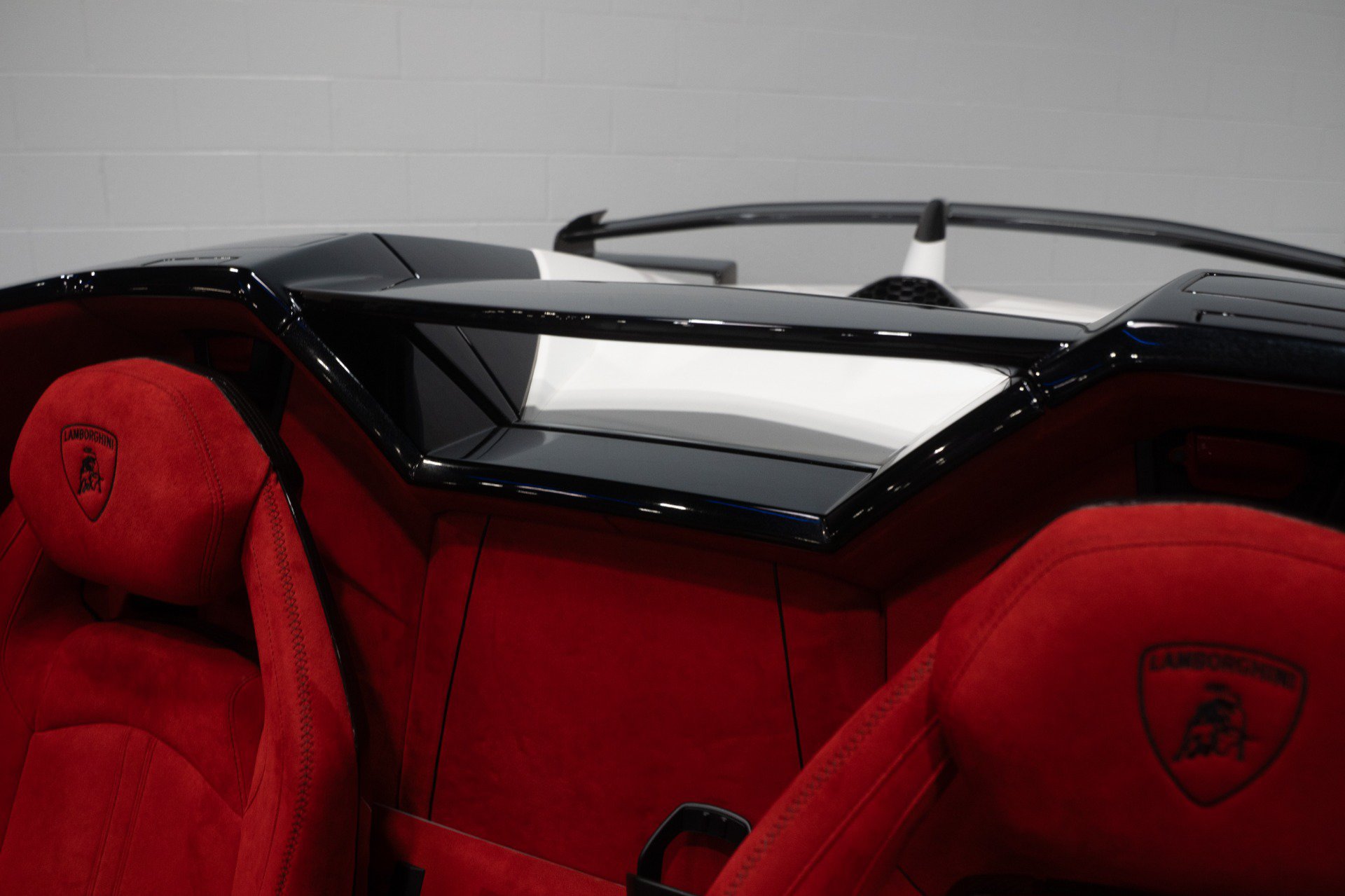 Used 2020 Lamborghini Aventador SVJ AWD/4WD image 30