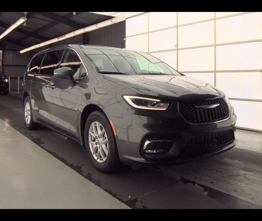 Used 2023 Chrysler Pacifica Touring-L