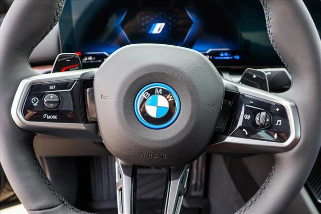 New 2026 BMW 550e xDrive image 14