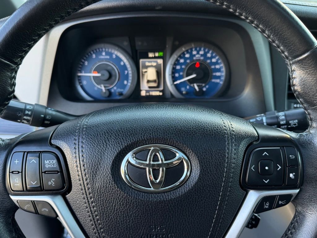Used 2020 Toyota Sienna XLE Premium image 38